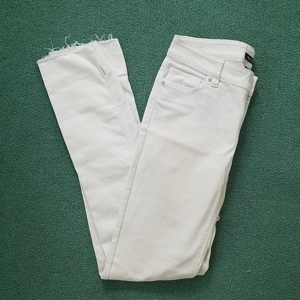 WHBM White Denim Jeans in O Regular